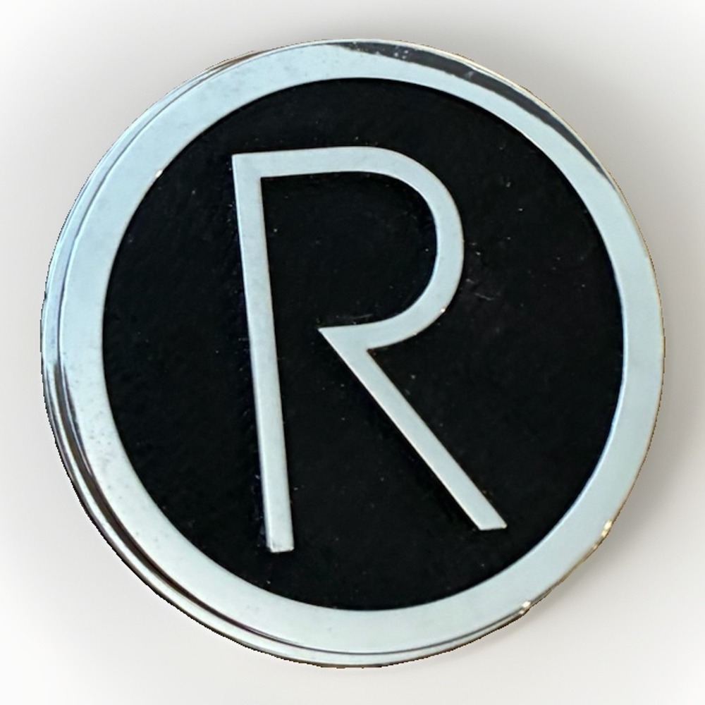 New RODIAL 05 Compact, Deluxe, Banana Highlighting Powder. 9g / 0.3oz Italy